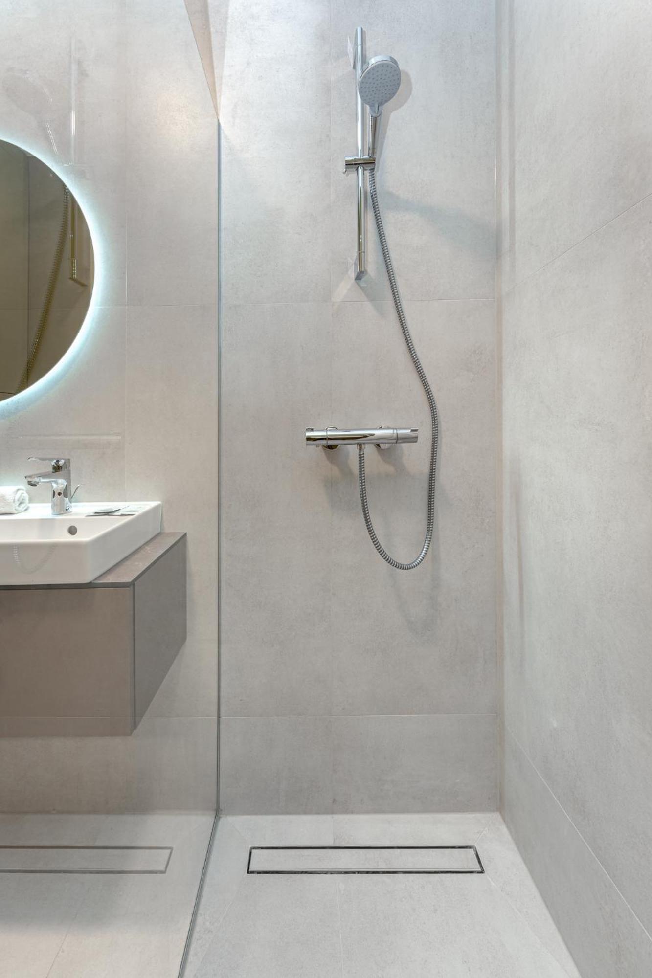 Brand New White Lotus 3 By Reside Baltic Apartment Vilnius